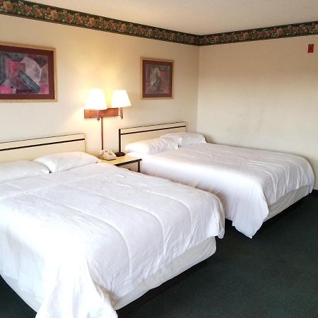 Travelstar Inn & Suites Colorado Springs Esterno foto