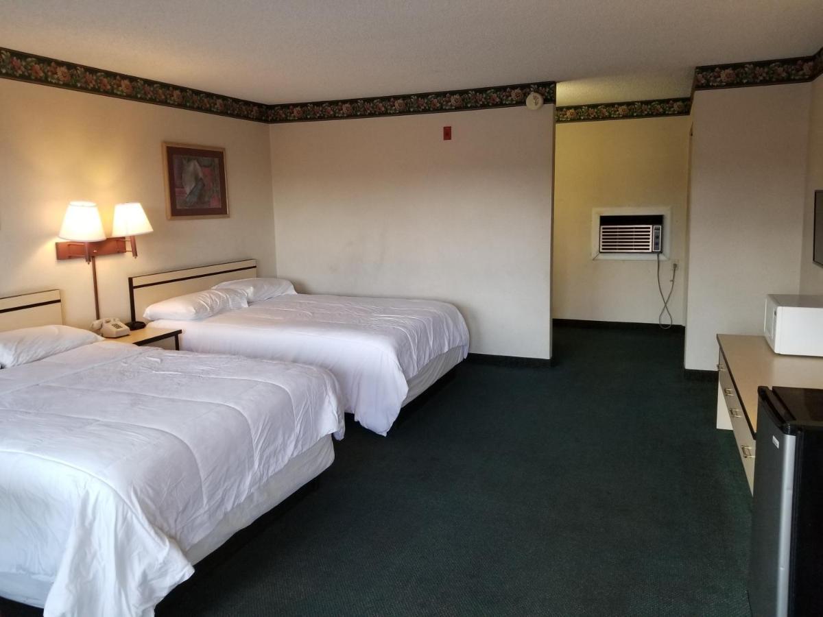 Travelstar Inn & Suites Colorado Springs Esterno foto