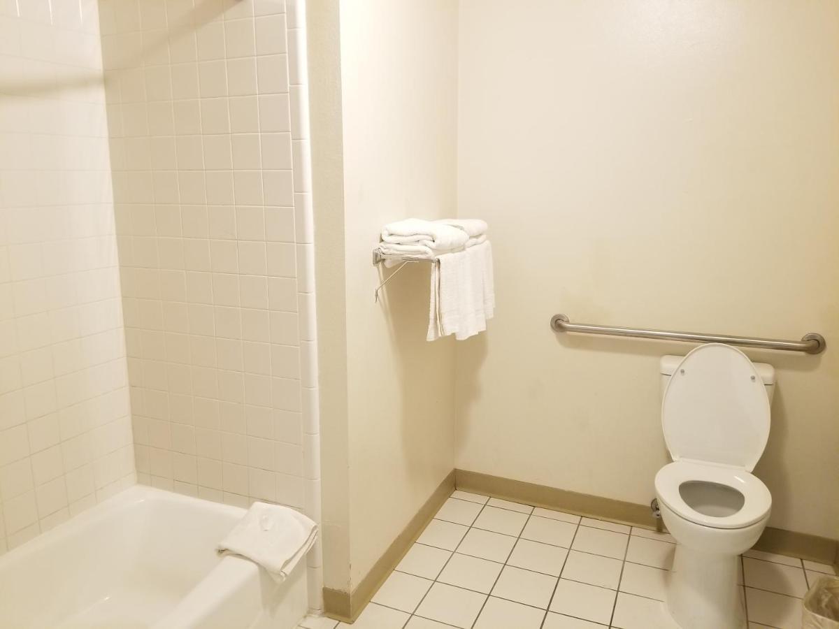 Travelstar Inn & Suites Colorado Springs Esterno foto